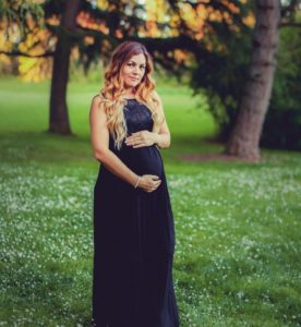 41. Cute maternity dresses for baby shower