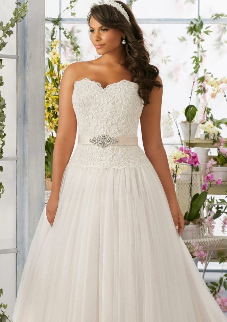 50 Decent Wedding Dresses for Older Brides Over 60 - Plus Size Women