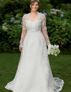 8.Wedding dresses for older brides over 