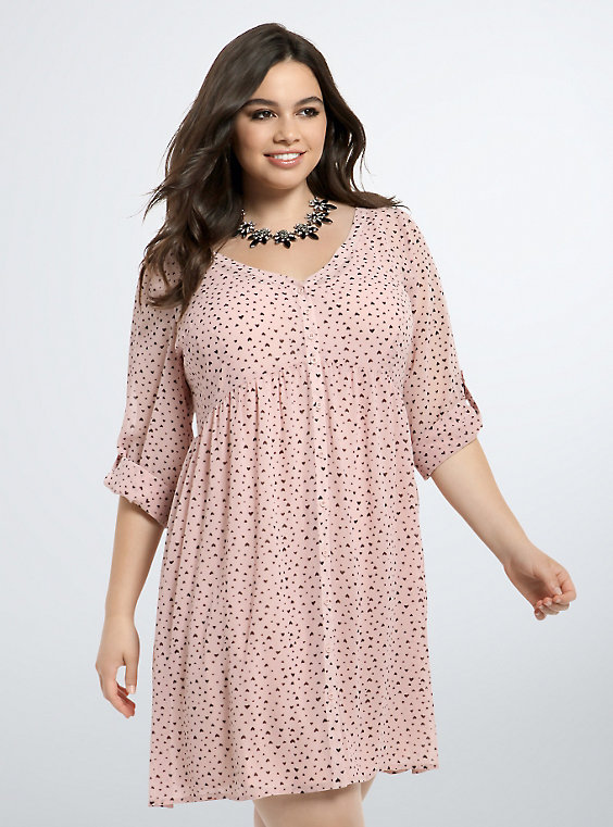 4. Plus size wedding guest dresses with sleeves