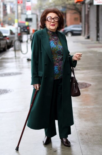 35 Stylish Clothes For 70 Years Old Woman What To Wear With White Hair 2023