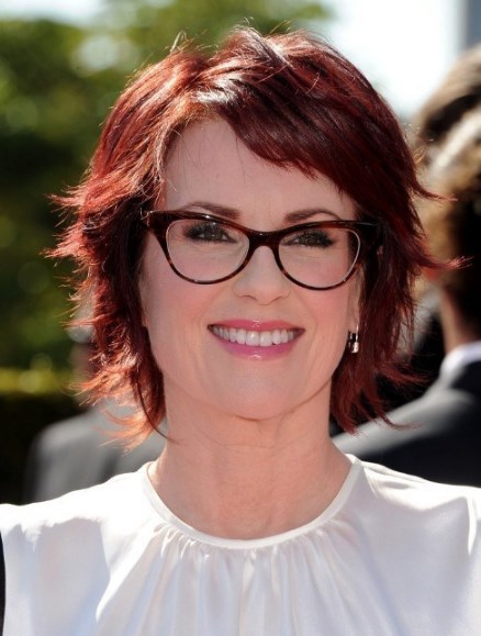 30 best medium length hairstyles for over 50 with glasses