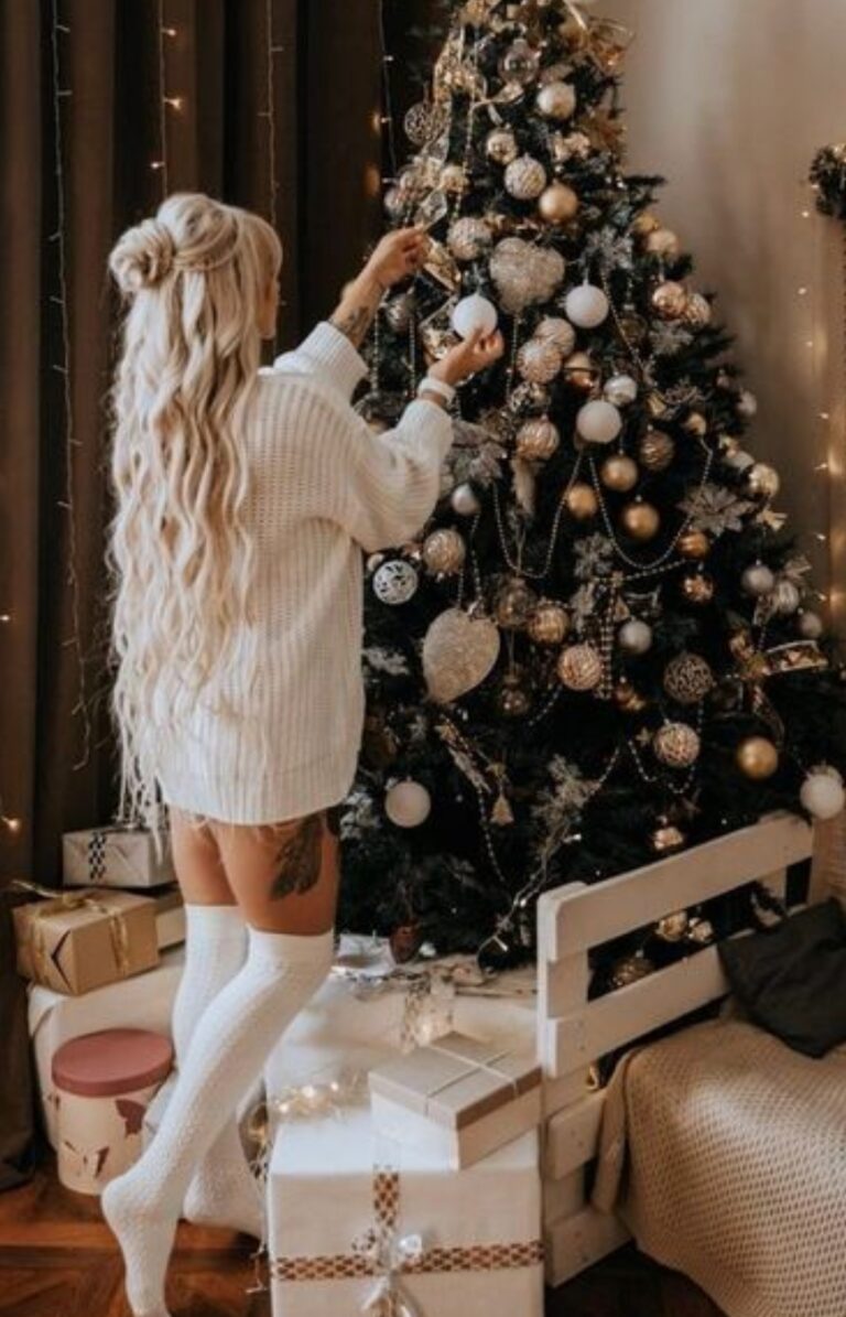 55 Cool Christmas Hairstyles 2024 Plus Size Women Fashion   Most Creative Christmas Hairstyles 768x1195 