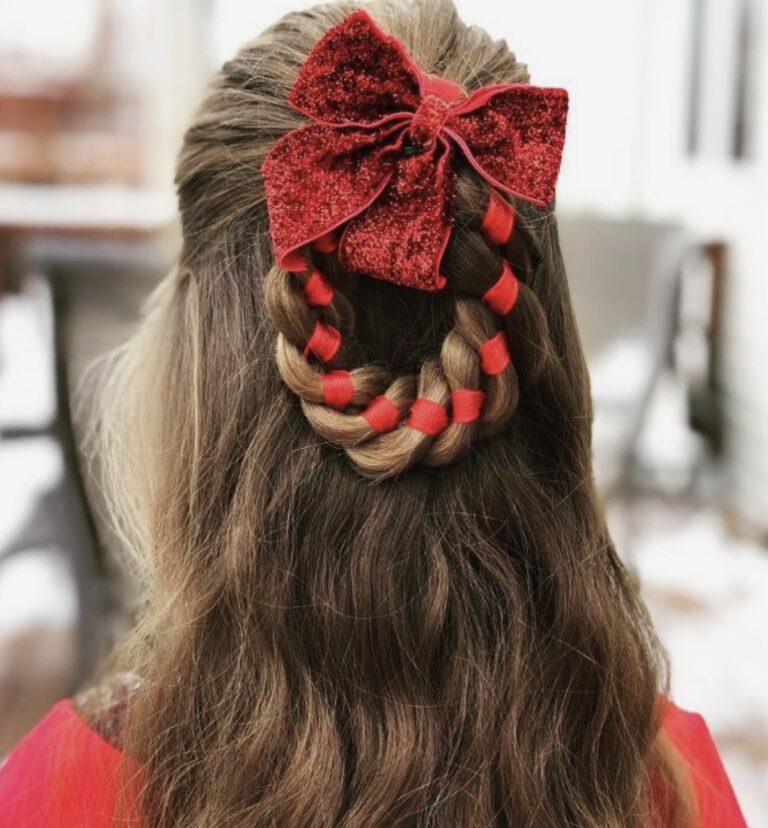 55 Cool Christmas Hairstyles 2024 Plus Size Women Fashion   Festive Hair Trends 768x828 