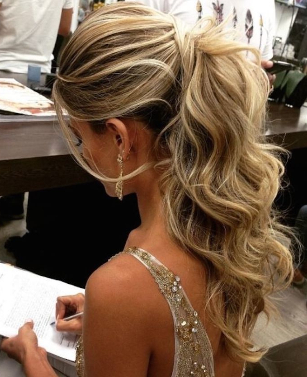 Gorgeous New Year Eve's Hairstyles 2023