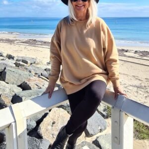 how to wear leggings for women over 60